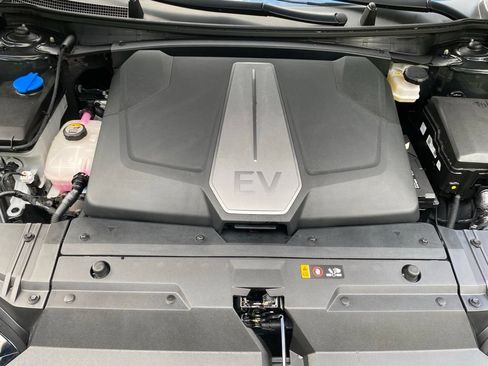 Used 2024 Kia EV6 Light RWD image 9