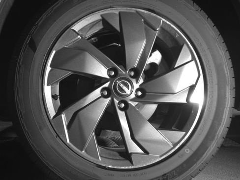 Used 2025 Nissan Rogue SV FWD image 14