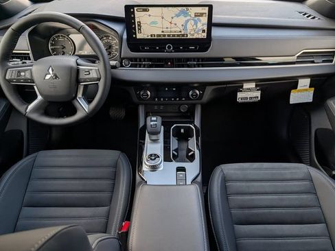 New 2026 Mitsubishi Outlander LE AWD/4WD image 7