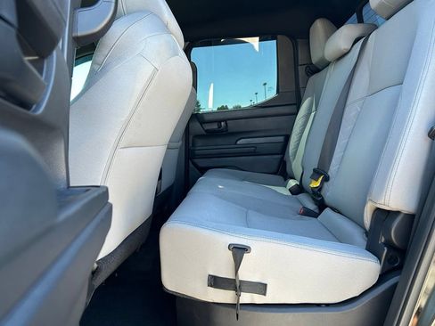 Used 2025 Toyota Tacoma SR5 AWD/4WD image 25