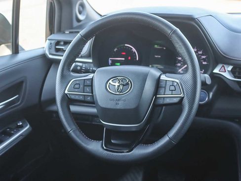 Used 2023 Toyota Sienna XSE image 14