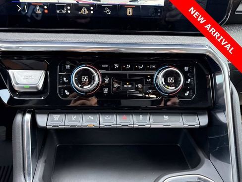 Used 2025 GMC Sierra 3500 Denali w/ Denali Reserve Package image 26