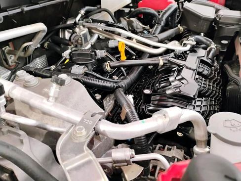 Used 2024 Mitsubishi Outlander ES image 15