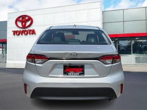 Used 2023 Toyota Corolla LE FWD image 6