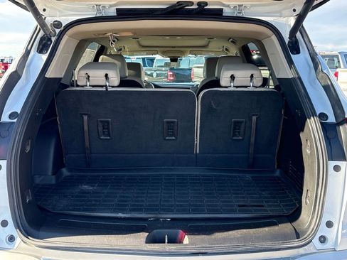 Used 2020 Buick Enclave Essence w/ Sound and Sites Package image 12