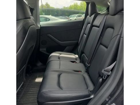 Used 2024 Tesla Model Y Long Range AWD/4WD image 6