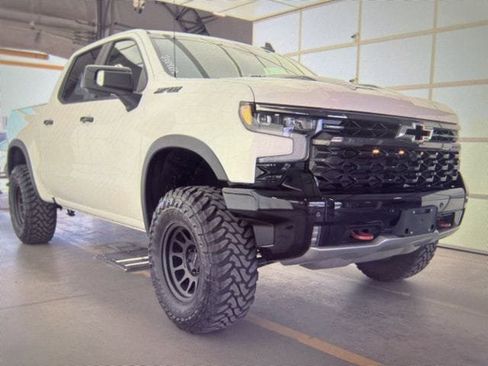 Used 2025 Chevrolet Silverado 1500 ZR2 AWD/4WD image 11