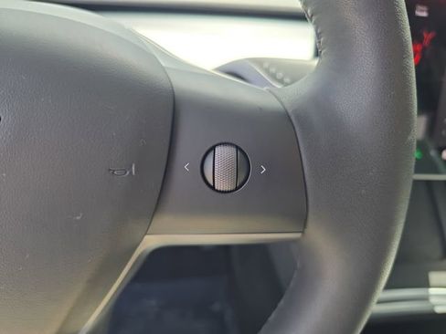 Used 2023 Tesla Model Y Long Range AWD/4WD image 25