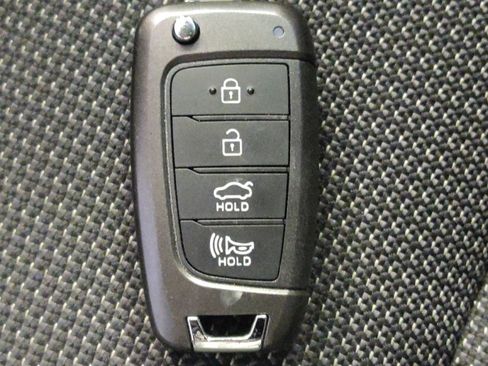 Used 2021 Hyundai Accent SE FWD image 32