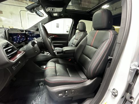 Certified 2024 Chevrolet Traverse RS w/ LPO, Floor Liner Package AWD/4WD image 21