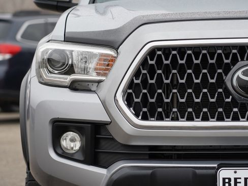 Used 2018 Toyota Tacoma TRD Off-Road image 9