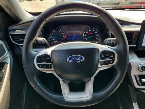 Used 2023 Ford Explorer XLT w/ Equipment Group 202A AWD/4WD image 26