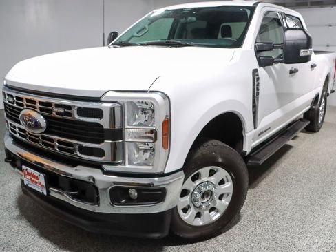 Used 2024 Ford F250 XLT w/ FX4 Off-Road Package AWD/4WD image 33