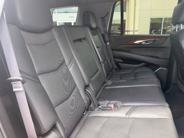 Used 2016 Cadillac Escalade Luxury AWD/4WD image 16