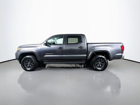 Certified 2023 Toyota Tacoma SR5 AWD/4WD image 5