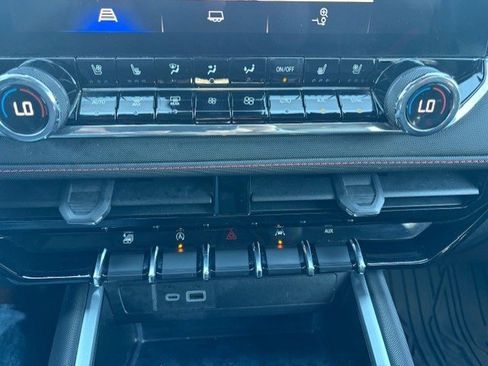 Used 2023 Chevrolet Colorado Z71 w/ Z71 Convenience Package 2 image 15