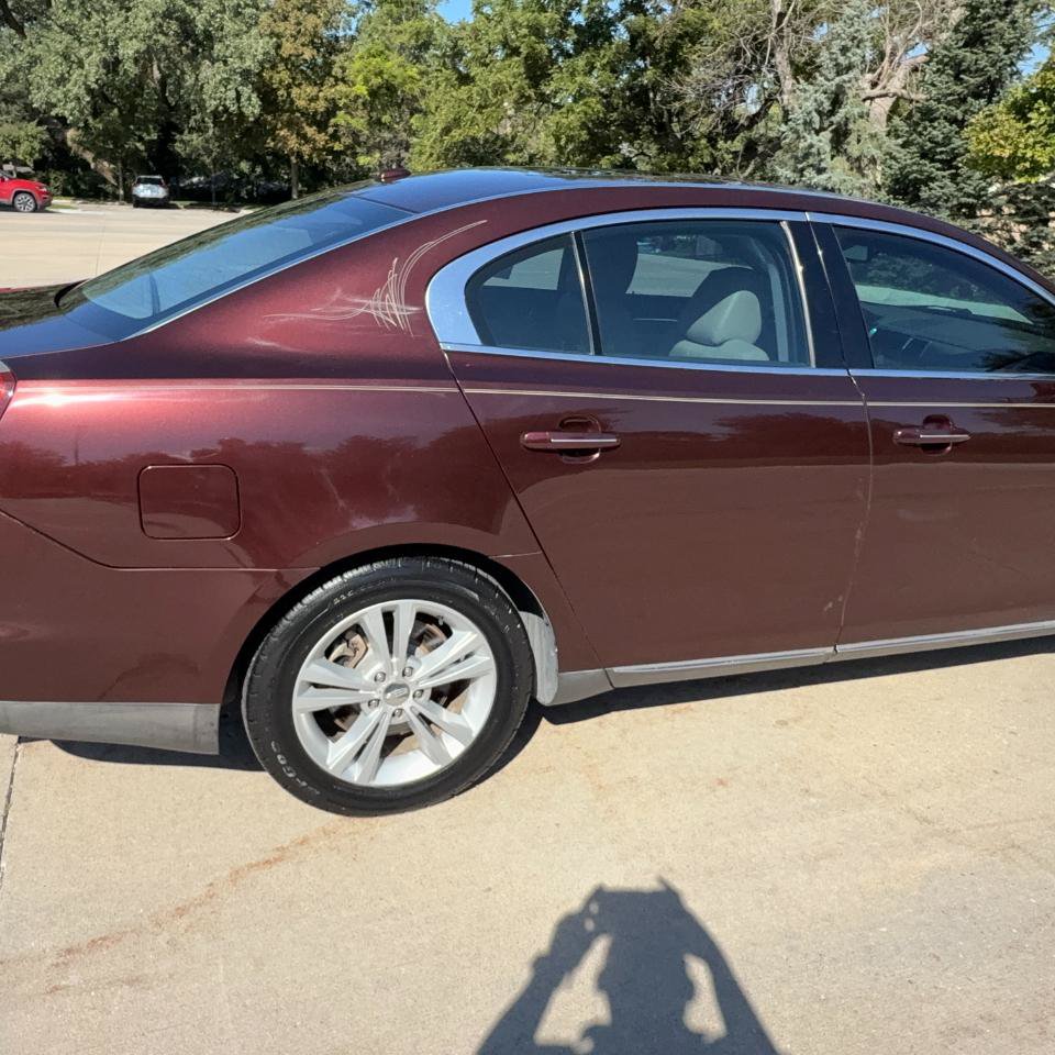 Used 2010 Lincoln MKS FWD image 4