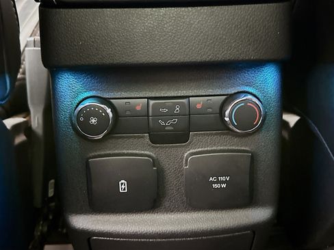 Used 2018 Ford Explorer Platinum AWD/4WD image 28