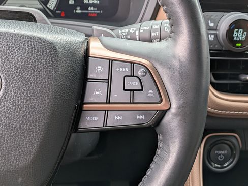 Used 2024 Toyota Grand Highlander AWD Hybrid image 33