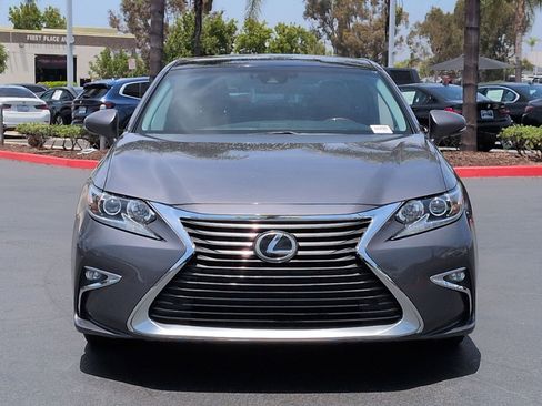 Used 2017 Lexus ES 350 w/ Navigation System Package FWD image 3