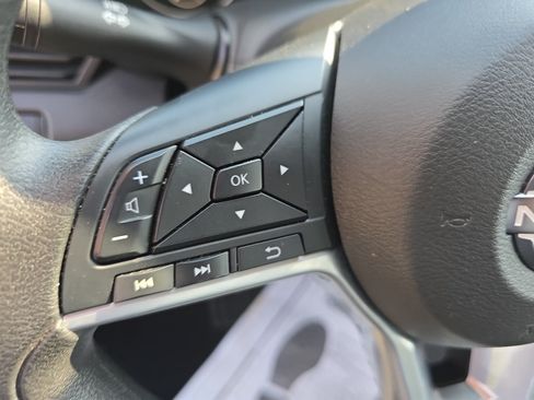 Used 2025 Nissan Altima 2.5 SV FWD image 21