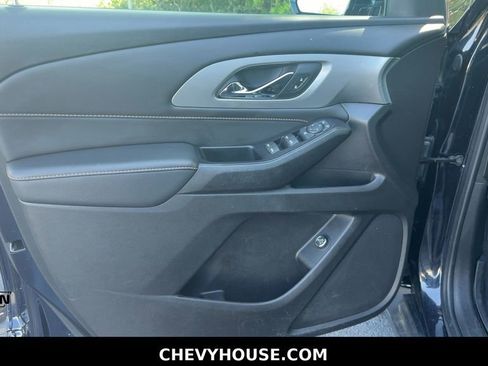 Used 2020 Chevrolet Traverse LT FWD image 12