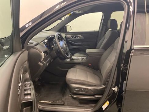 Used 2023 Chevrolet Traverse LT AWD/4WD image 12