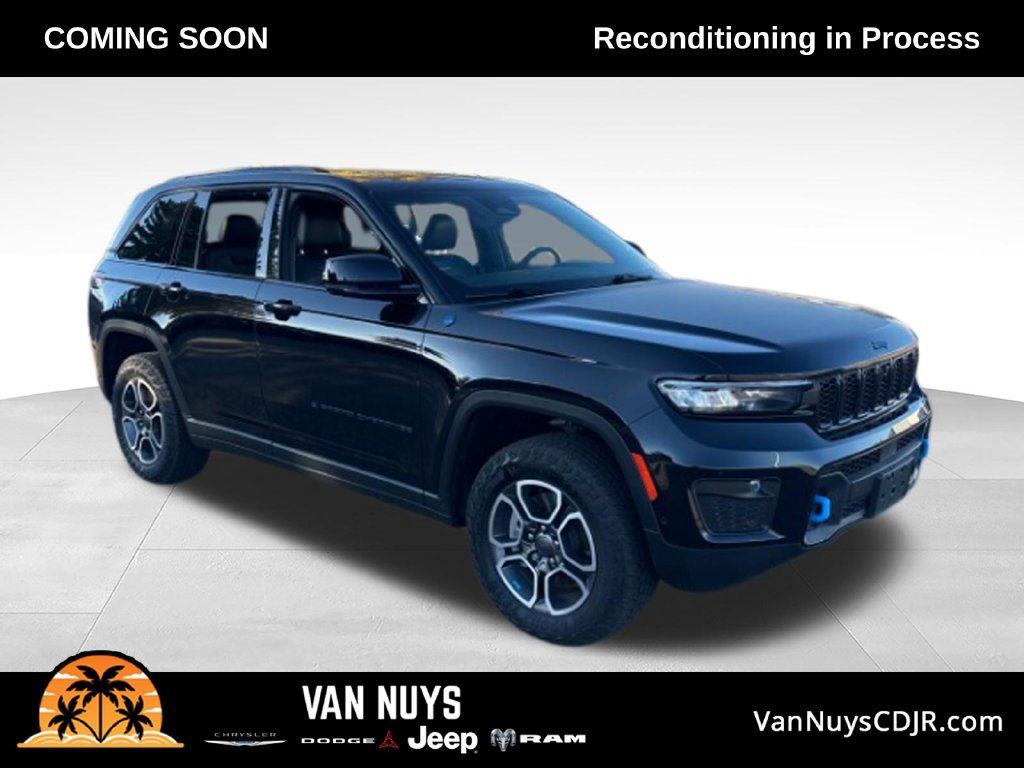Used 2024 Jeep Grand Cherokee Trailhawk w/ Advanced Protech Group II AWD/4WD image 1