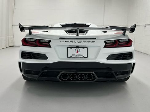 Used 2027 Chevrolet Corvette Grand Sport w/ Z52 Sport Performance Package RWD image 14