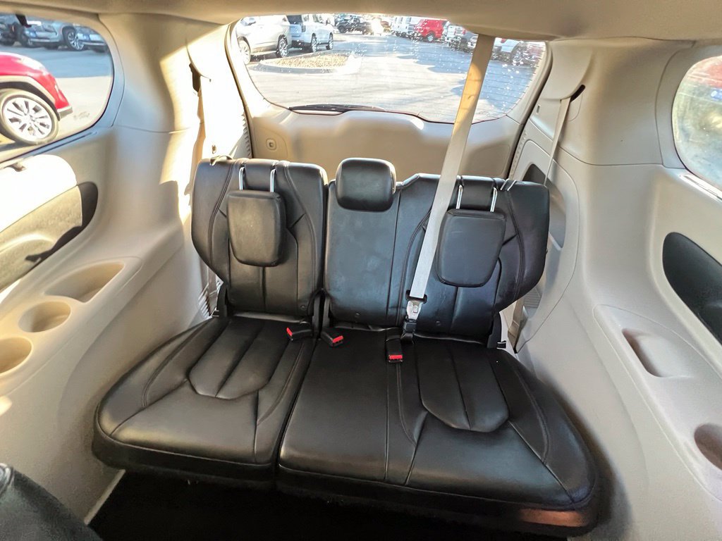 Used 2017 Chrysler Pacifica Touring-L FWD image 20
