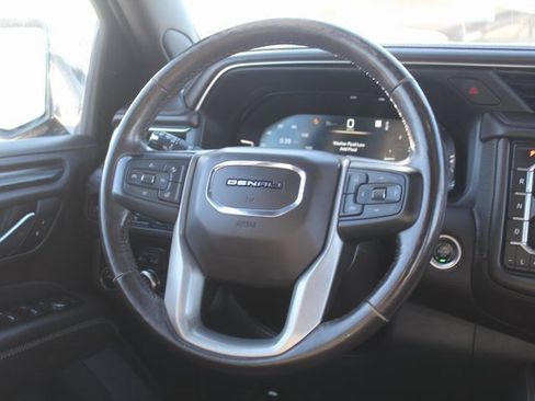 Used 2022 GMC Yukon XL Denali w/ Denali Premium Package image 25