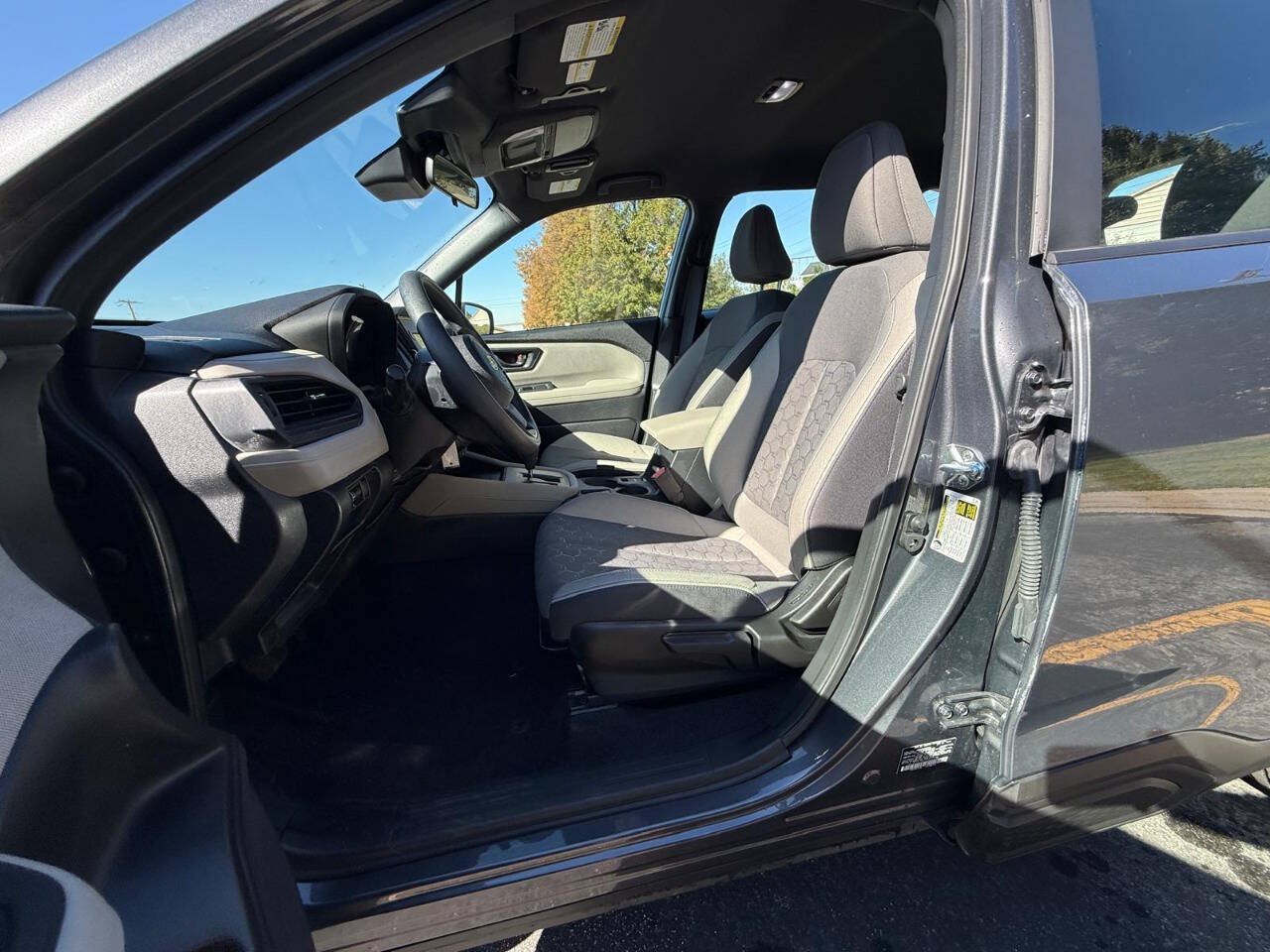 Used 2025 Subaru Forester AWD/4WD image 11