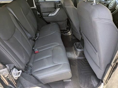 Used 2015 Jeep Wrangler Unlimited Sahara w/ Connectivity Group image 28