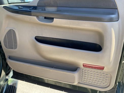 Used 2000 Ford F250 XLT image 9