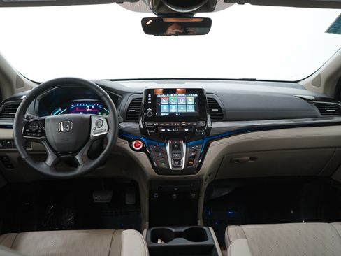 Used 2023 Honda Odyssey Elite image 14