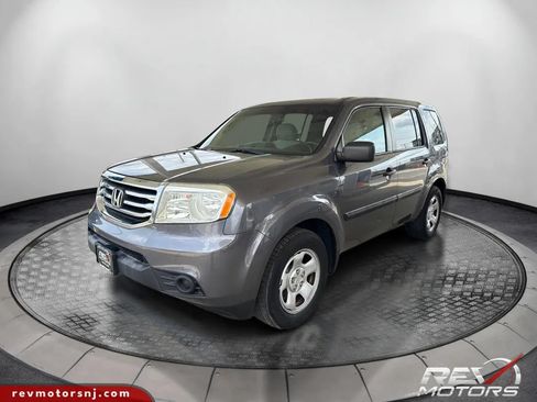 Used 2015 Honda Pilot LX image 1