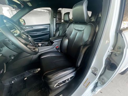 Used 2021 Jeep Grand Cherokee L Overland w/ Luxury Tech Group IV image 10