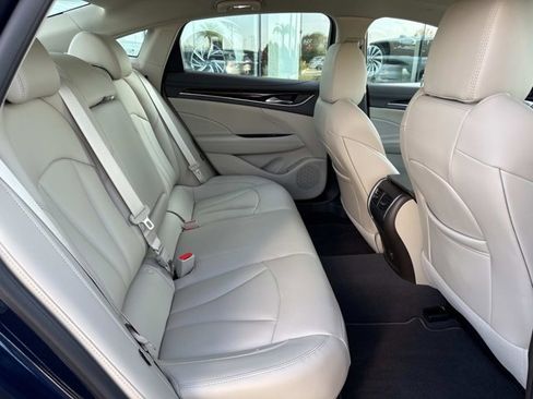 Used 2017 Buick LaCrosse Preferred image 23