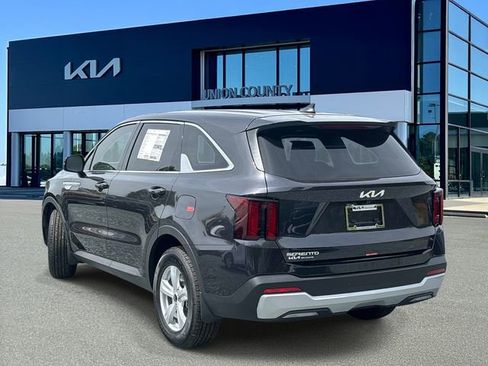 New 2026 Kia Sorento LX FWD image 4