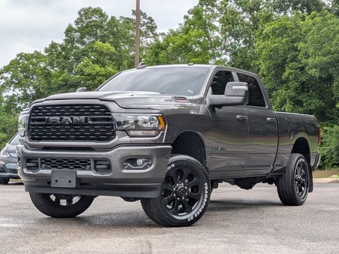 Used 2024 RAM 2500 Big Horn w/ Night Edition AWD/4WD image 4