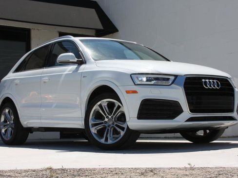 Used 2018 Audi Q3 2.0T Premium Plus w/ Premium Plus Package FWD image 5