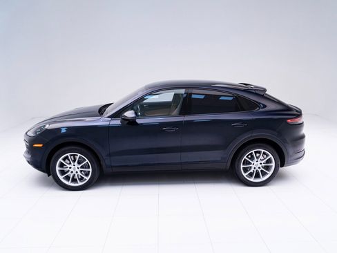 Used 2021 Porsche Cayenne Coupe image 2