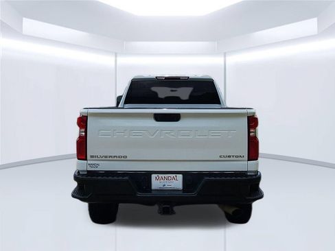 Used 2021 Chevrolet Silverado 2500 Custom w/ Custom Convenience Package AWD/4WD image 6
