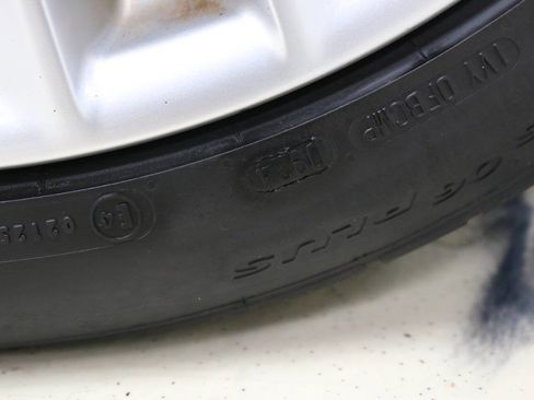 Used 2012 BMW 750Li image 24