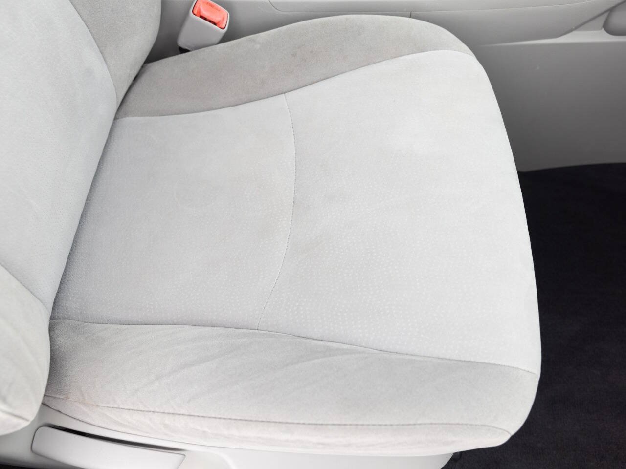 Used 2013 Toyota Highlander FWD w/ Cold Weather Pkg image 25
