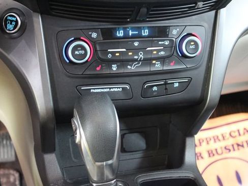 Used 2019 Ford Escape SE FWD image 21