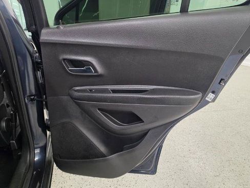 Used 2019 Chevrolet Trax LS FWD image 25