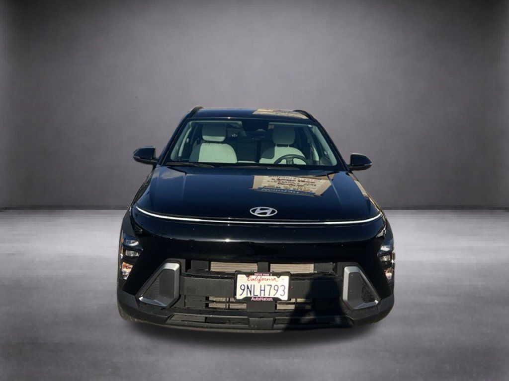 Used 2025 Hyundai Kona SEL FWD image 4