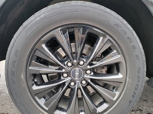 Used 2015 Lincoln Navigator 4WD image 11