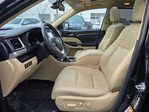 Used 2015 Toyota Highlander Limited Platinum image 51